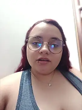 دردشة CURVY-HORNY الجنسية المباشرة