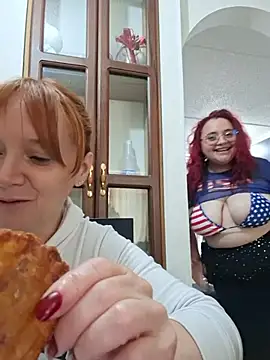 CURVY-HORNY Pertunjukan Webcam