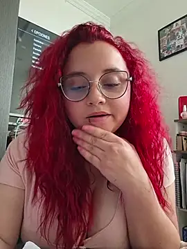 CURVY-HORNY Adlı Modelin Canlı Sohbet Odası