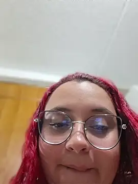 Chat XXX ao vivo de CURVY-HORNY