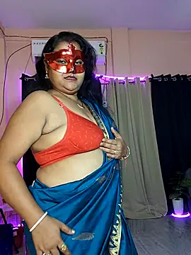 Naughty_Kayra: διαδικτυακό σόου στην κάμερα