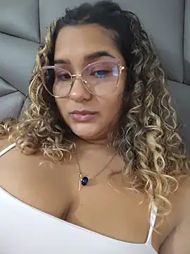 Chat +18 de BrendaGirs ao vivo
