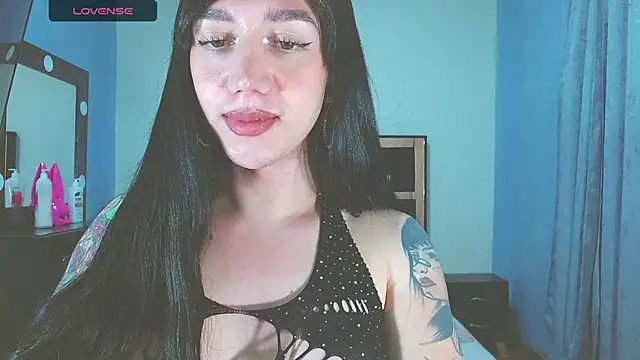 karla_zambrano Show Webcam
