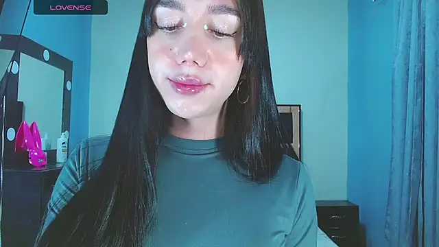 karla_zambrano's Webcam Show