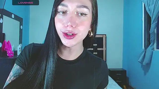 karla_zambrano's Webcam Show