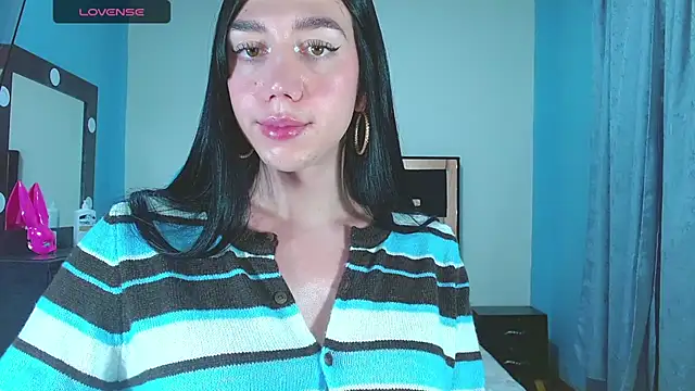 Pokazy przed kamerką – karla_zambrano