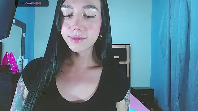 karla_zambrano Show in webcam