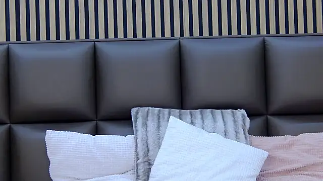 FoxyJoy Webcam show