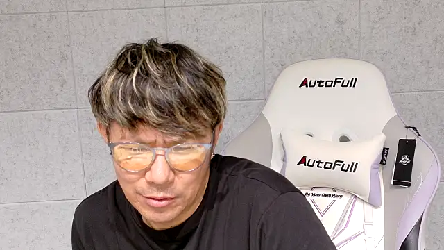 --bububu-- Webcam Show