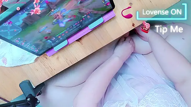 AngelwithEcup: вебкам-шоу