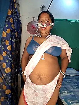 הופעת וובקאם של Real_Desi_Couple