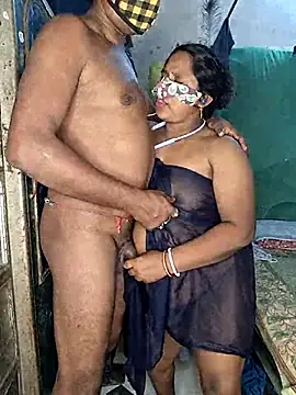 Real_Desi_Couple's Webcam Show