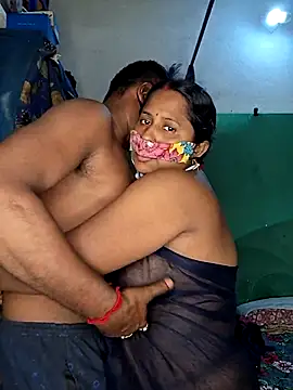 הופעת וובקאם של Real_Desi_Couple