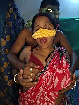 Real_Desi_Couple Show in webcam