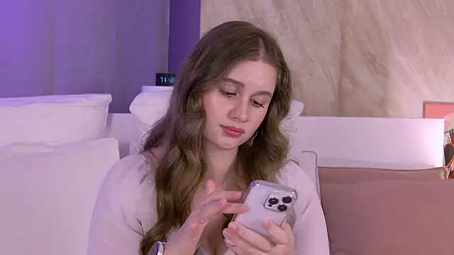 EllieHayes Adlı Modelin Canlı XXX Sohbeti