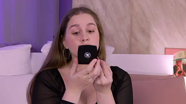 Chatroom XXX en direct de EllieHayes