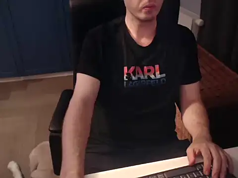 Webkamerová show StraightForBi29