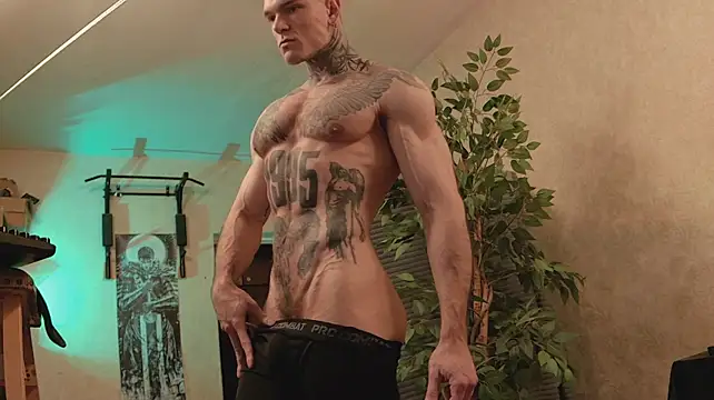 bulatov_xx Show Webcam