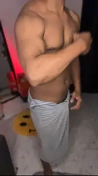 DarkMuscleBoyX webkamerás műsora