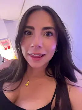Chat XXX en directo de Melody_04