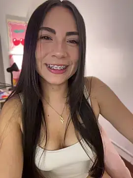 Melody_04 Adlı Modelin Web Kamerası Şovu