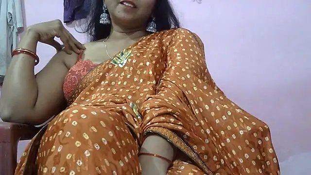 Pooja-sumann Live XXX chat