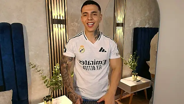 SalvatoreDmore Live XXX-Chat