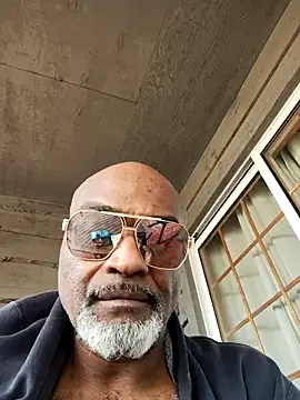 Pokazy przed kamerką – sinnernoir