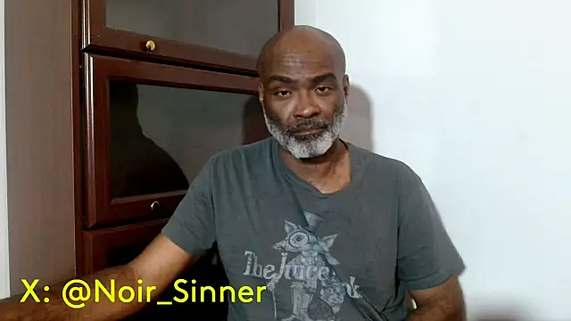 Pertunjukan Kamera Web sinnernoir