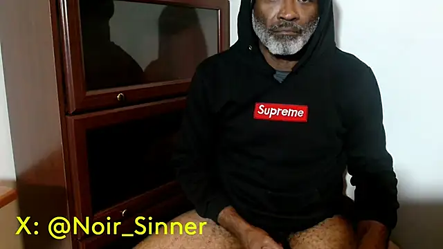 sinnernoir: διαδικτυακό σόου στην κάμερα