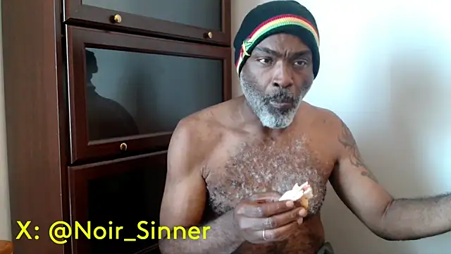 sinnernoir: διαδικτυακό σόου στην κάμερα