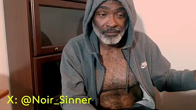 sinnernoir: διαδικτυακό σόου στην κάμερα