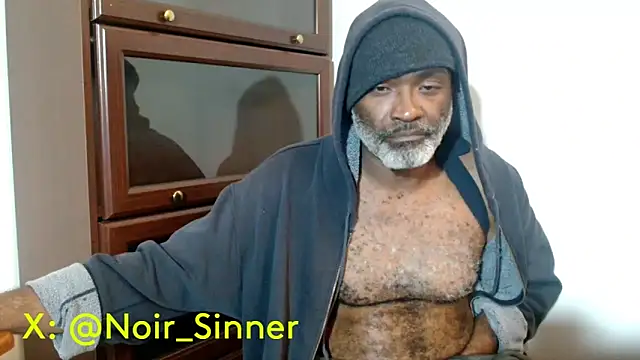 sinnernoir: διαδικτυακό σόου στην κάμερα