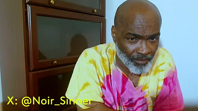 sinnernoir: διαδικτυακό σόου στην κάμερα