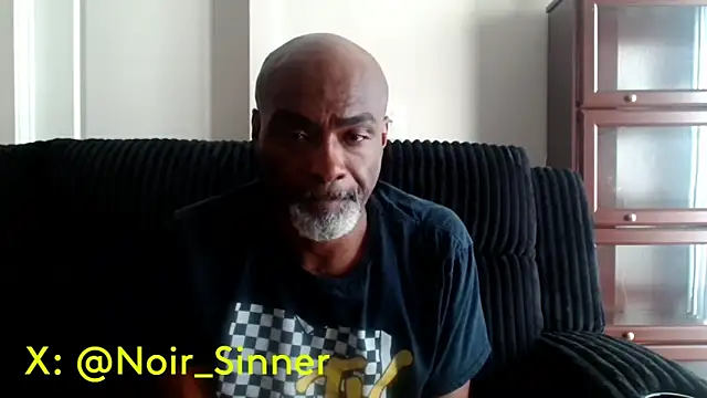 sinnernoir: διαδικτυακό σόου στην κάμερα