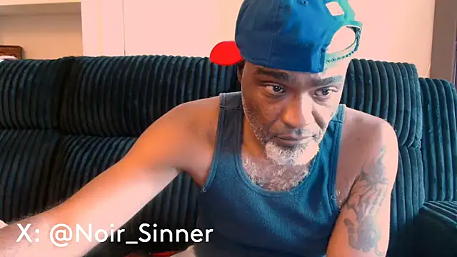 sinnernoir: διαδικτυακό σόου στην κάμερα