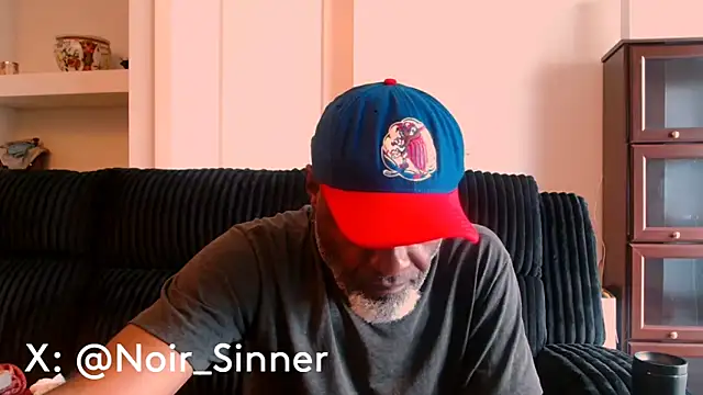 Pertunjukan Kamera Web sinnernoir