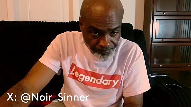 Pertunjukan Kamera Web sinnernoir