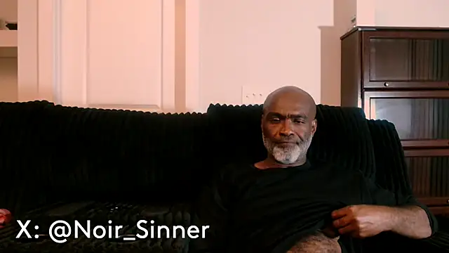 sinnernoir: διαδικτυακό σόου στην κάμερα