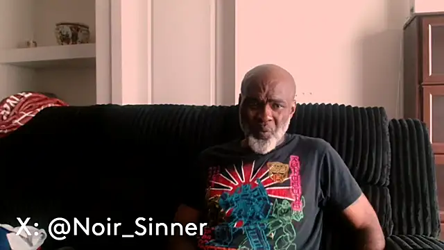 הופעת וובקאם של sinnernoir