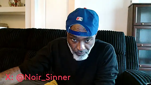 Pertunjukan Kamera Web sinnernoir