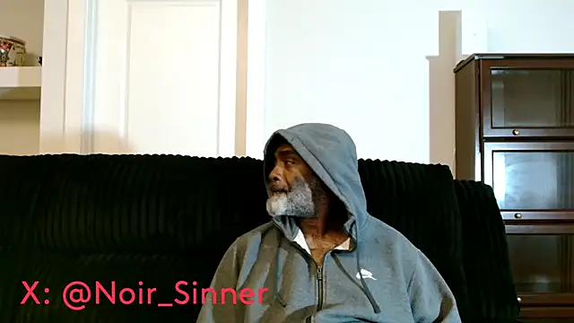 sinnernoir: διαδικτυακό σόου στην κάμερα