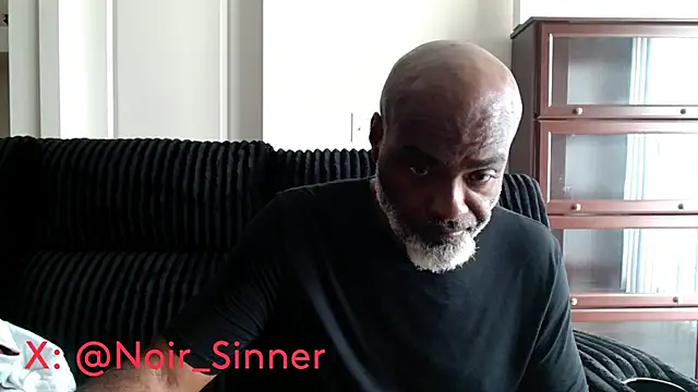 הופעת וובקאם של sinnernoir