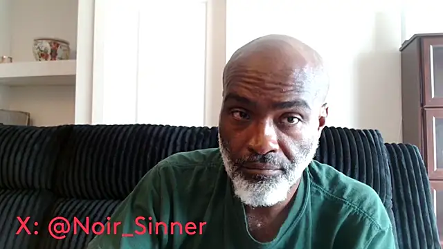sinnernoir: διαδικτυακό σόου στην κάμερα