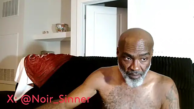 הופעת וובקאם של sinnernoir