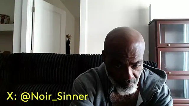 sinnernoir: διαδικτυακό σόου στην κάμερα