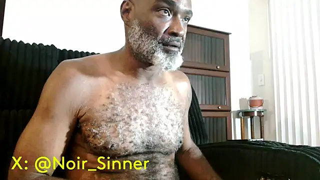Show modela sinnernoir na web-kameri