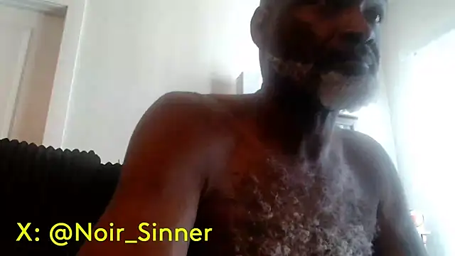 Show modela sinnernoir na web-kameri