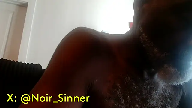 sinnernoir: διαδικτυακό σόου στην κάμερα