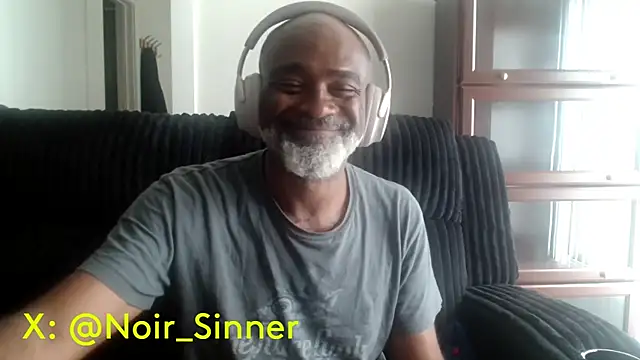 sinnernoir: διαδικτυακό σόου στην κάμερα